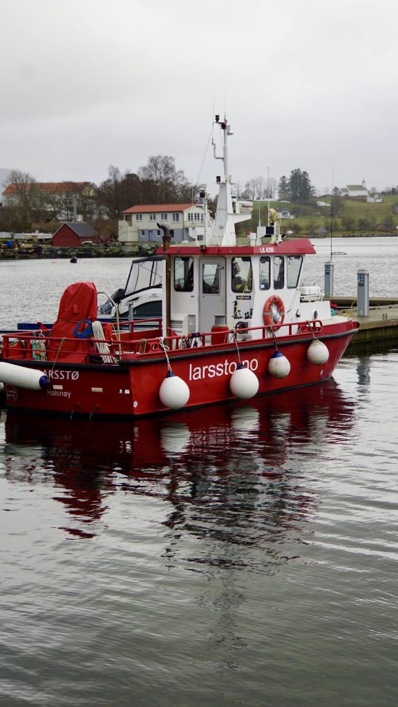 Larsstø slepebåt og servicebåt